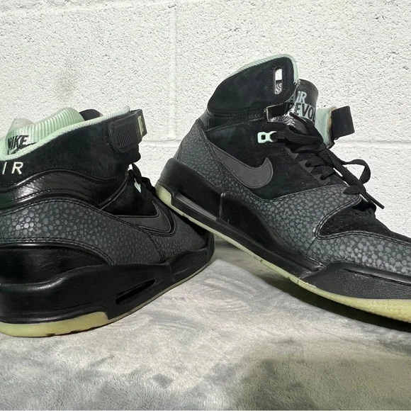 Mens Nike Air Revolution “Loverution” - Picture 5 of 5